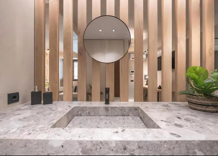 Apollonos 28 Luxury Suites